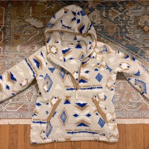 North face medium pullover with hood. The warmest pullover ever.